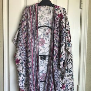 NWOT floral kimono in pretty pink.